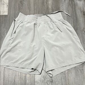 Lululemon woman’s shorts / grey/ size Small